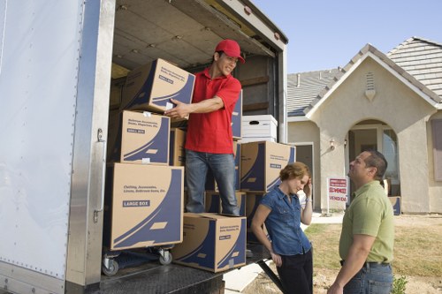 Moving truck planning for Kensington streets and building access