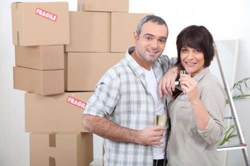 Local moving team managing access and parking in Kensington
